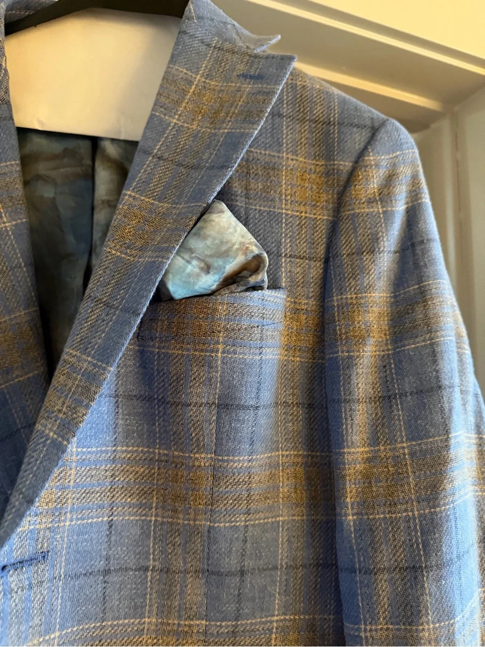 TALLIA Blue Plaid Sport Coat with Tan Windowpane